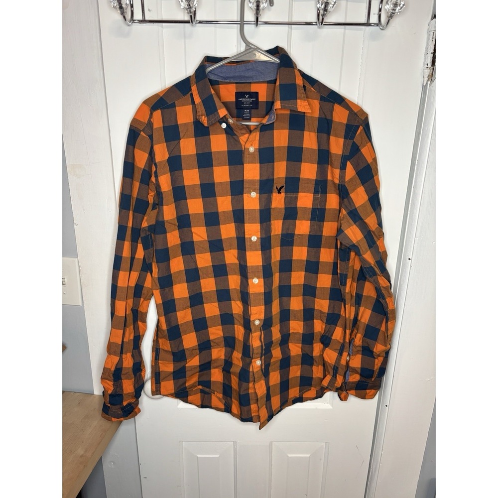 American Eagle Outfitters Men's Classic Fit Medium Long Sleeve Button-Down Plaid